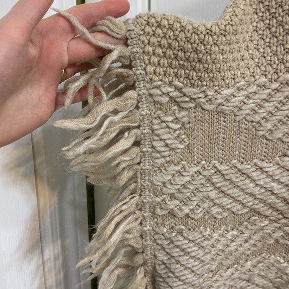 Lucky Brand Cowl Neck Poncho Fringed Knitted Sweater Tan Women’s Size XS Small - Picture 4 of 7